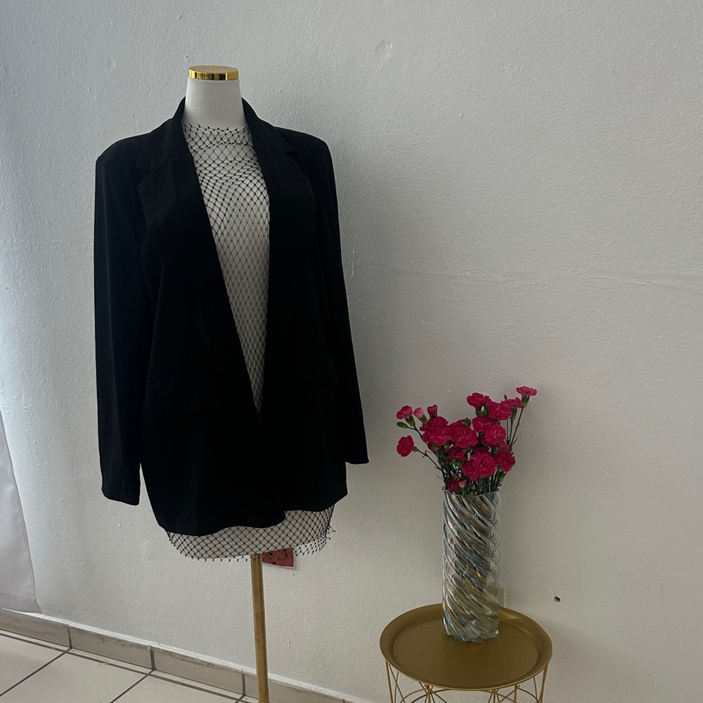Elegant Black Women's Blazer